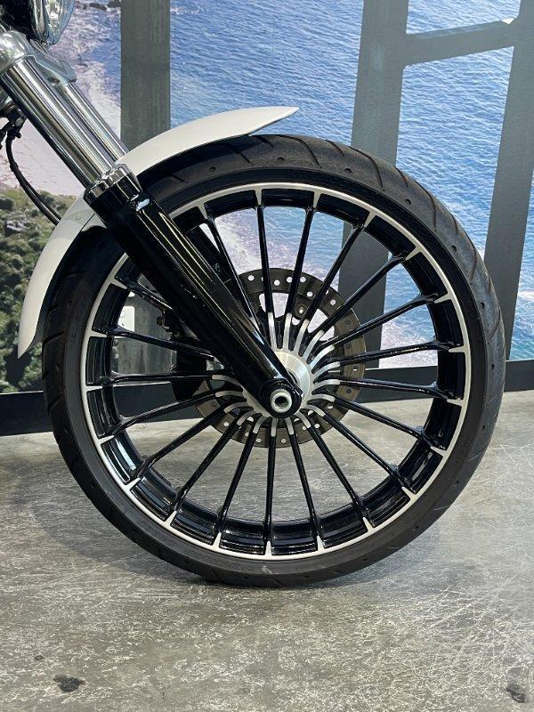 2017 HARLEY-DAVIDSON FXSB SOFTAIL BREAKOUT CRUISER