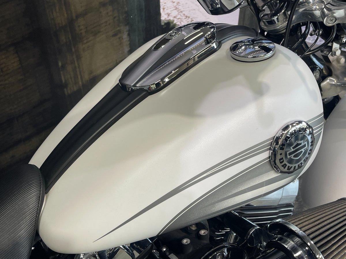 2017 HARLEY-DAVIDSON FXSB SOFTAIL BREAKOUT CRUISER