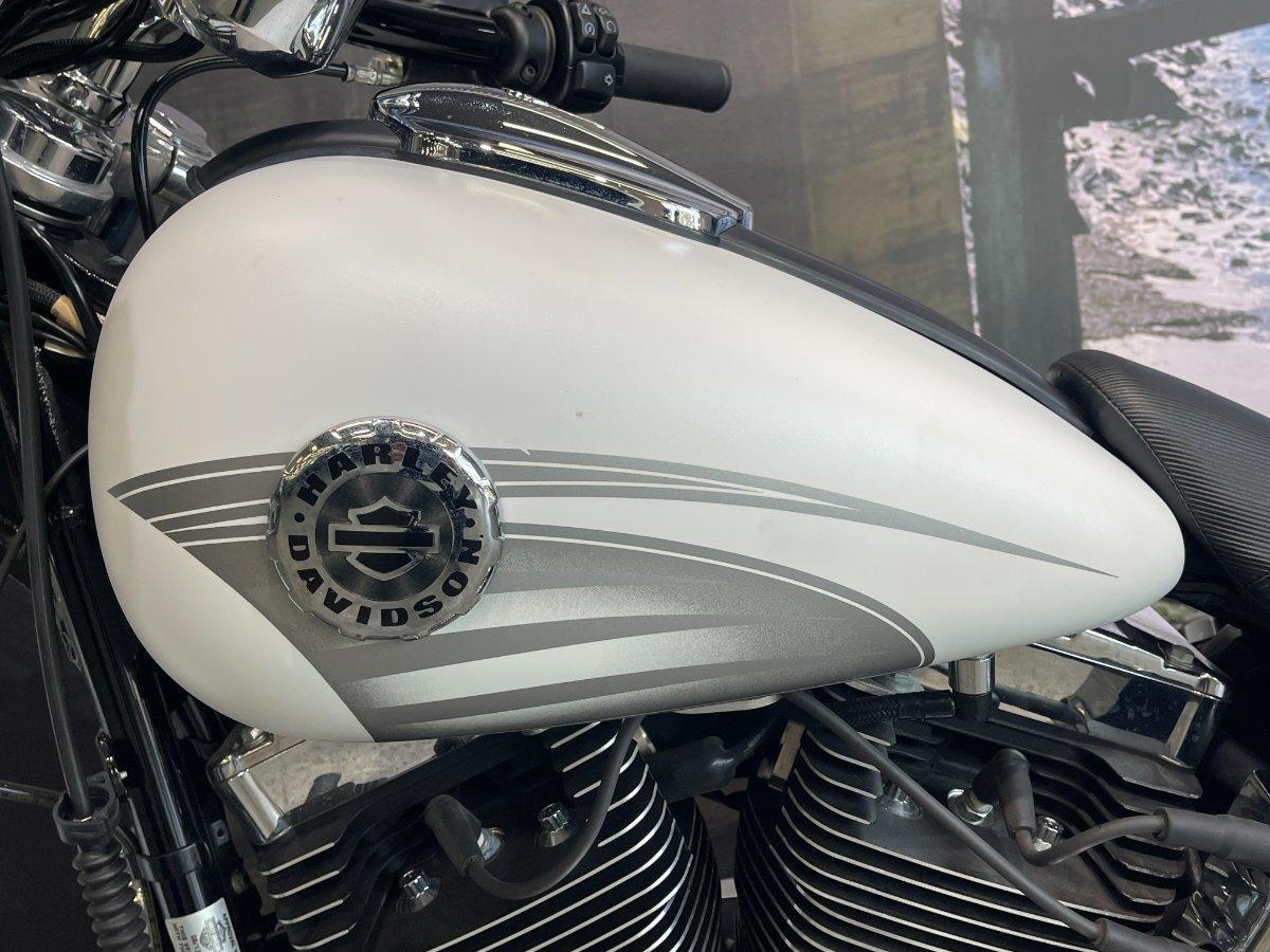 2017 HARLEY-DAVIDSON FXSB SOFTAIL BREAKOUT CRUISER