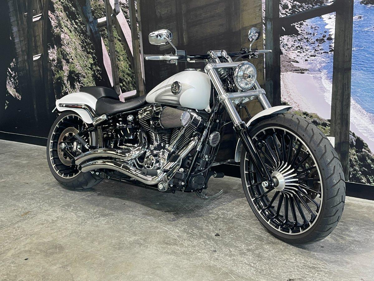 2017 HARLEY-DAVIDSON FXSB SOFTAIL BREAKOUT CRUISER