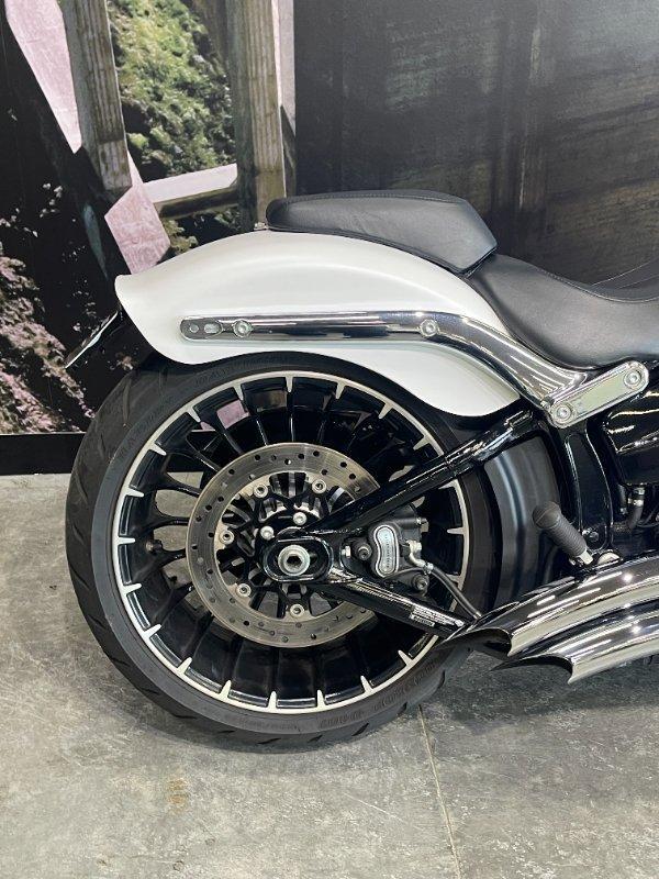 2017 HARLEY-DAVIDSON FXSB SOFTAIL BREAKOUT CRUISER
