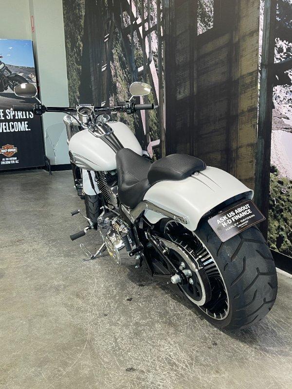2017 HARLEY-DAVIDSON FXSB SOFTAIL BREAKOUT CRUISER