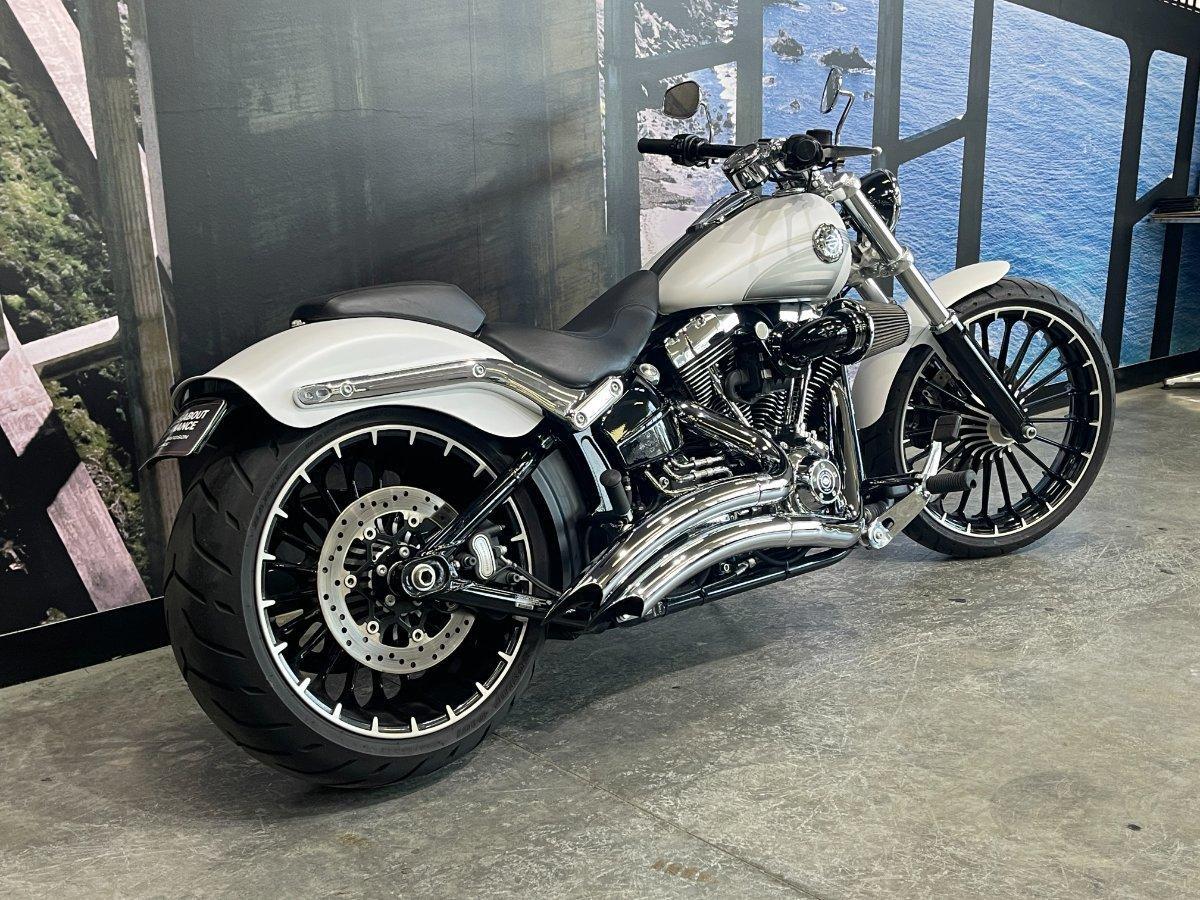 2017 HARLEY-DAVIDSON FXSB SOFTAIL BREAKOUT CRUISER