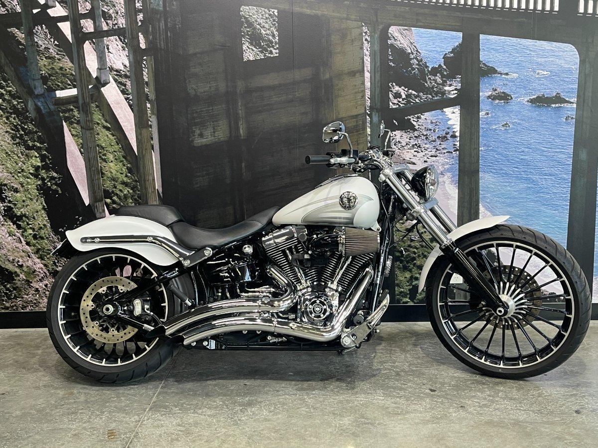 2017 HARLEY-DAVIDSON FXSB SOFTAIL BREAKOUT CRUISER