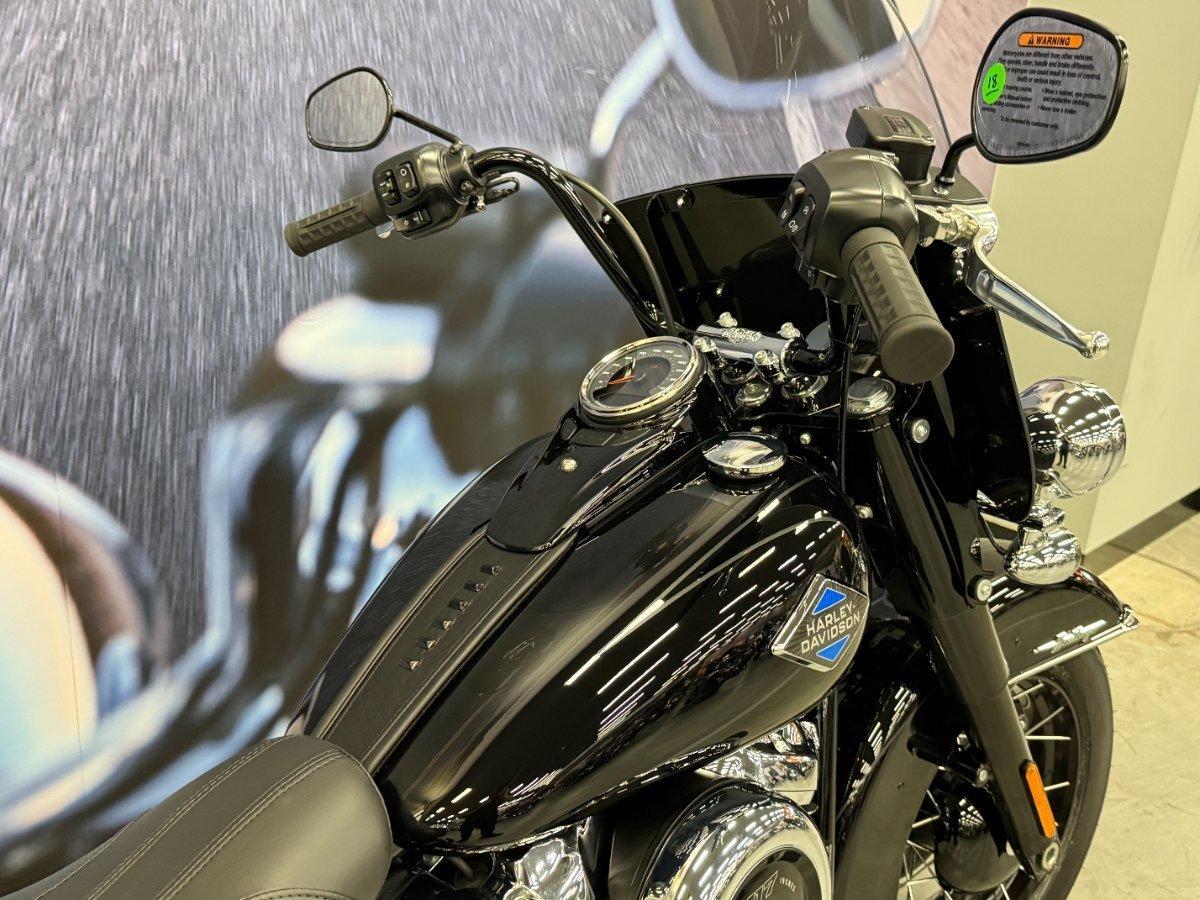 2026 HARLEY-DAVIDSON FLHC HERITAGE CLASSIC (117) CRUISER
