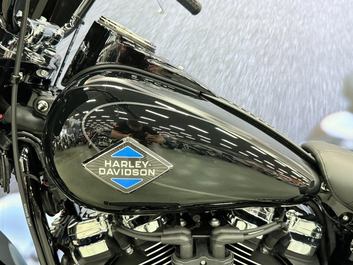 2026 HARLEY-DAVIDSON FLHC HERITAGE CLASSIC (117) CRUISER