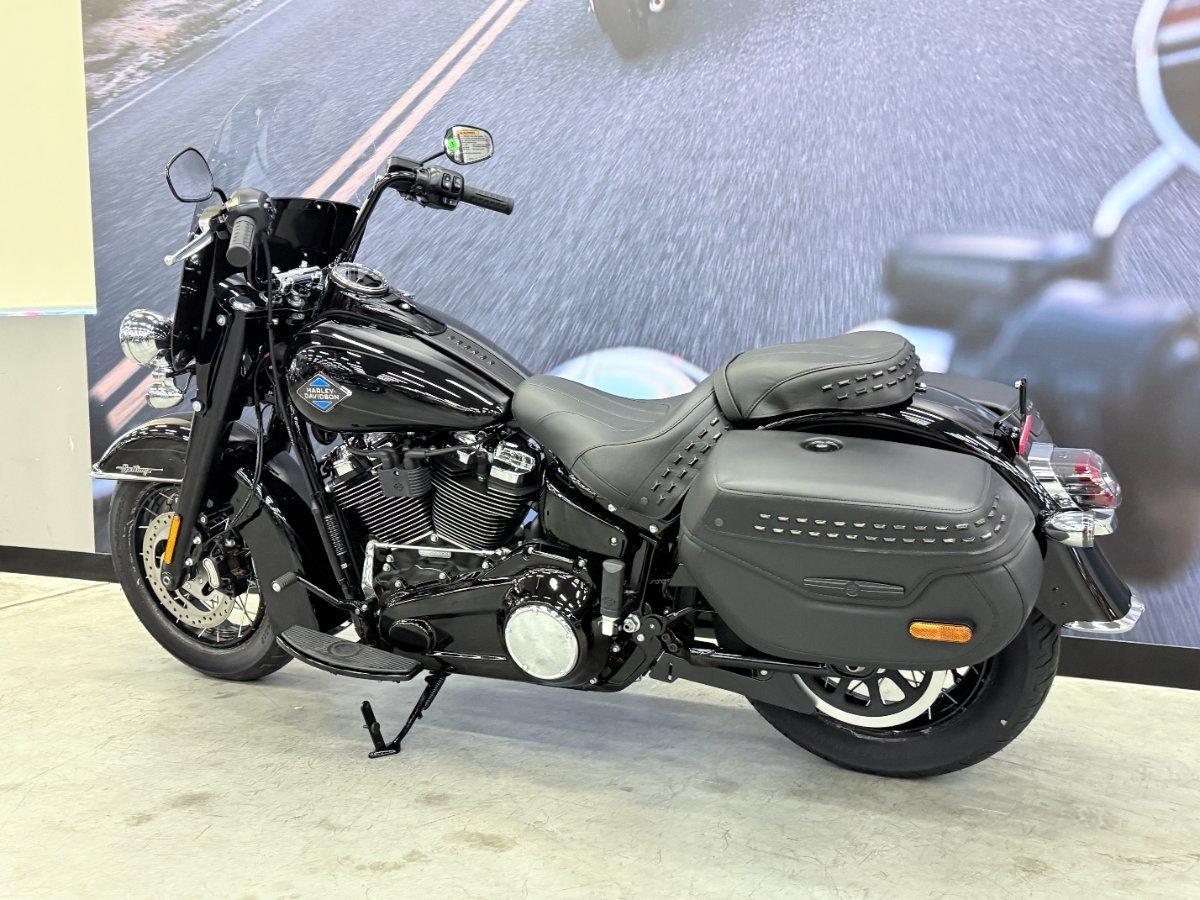 2026 HARLEY-DAVIDSON FLHC HERITAGE CLASSIC (117) CRUISER