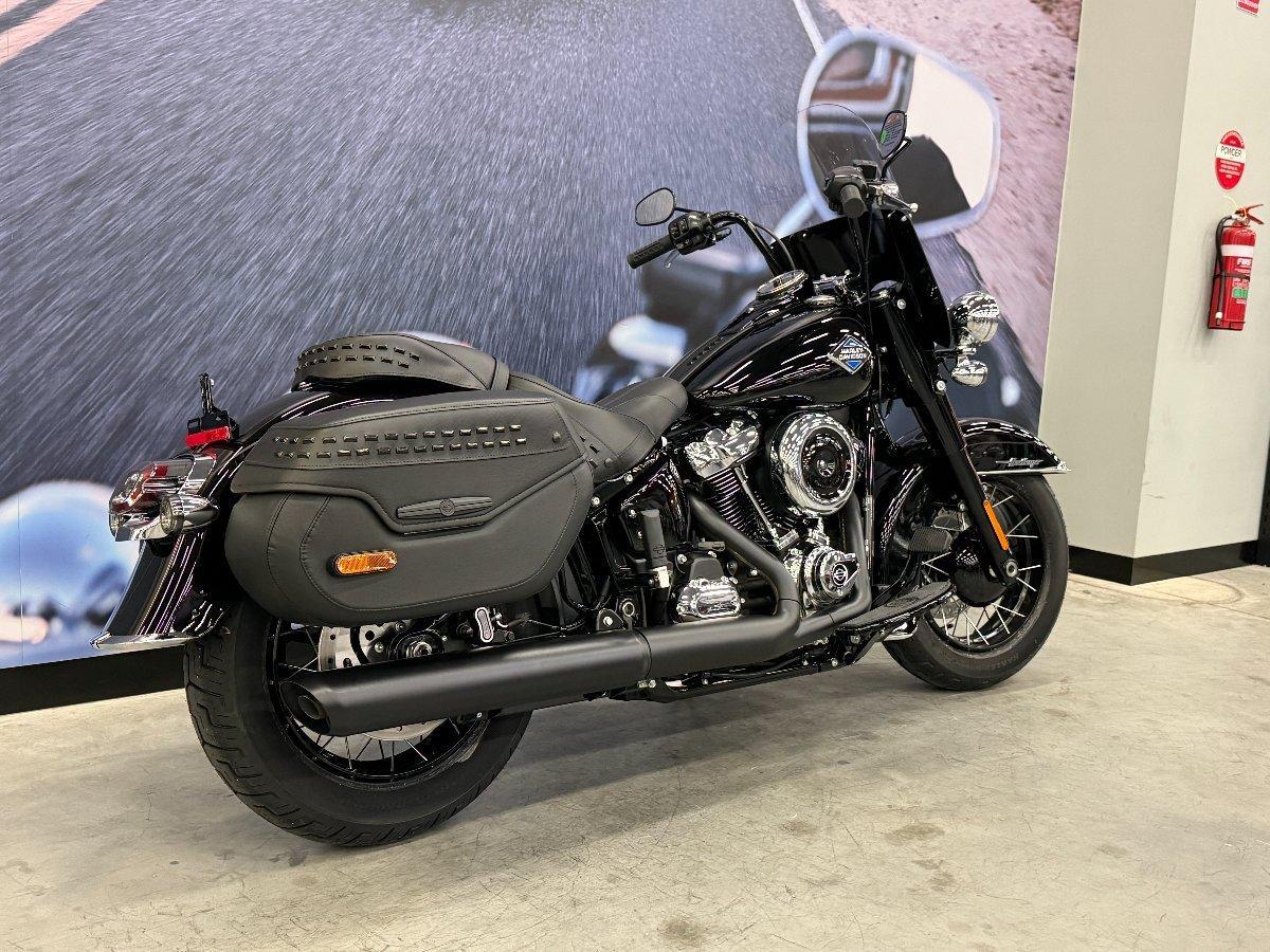 2026 HARLEY-DAVIDSON FLHC HERITAGE CLASSIC (117) CRUISER