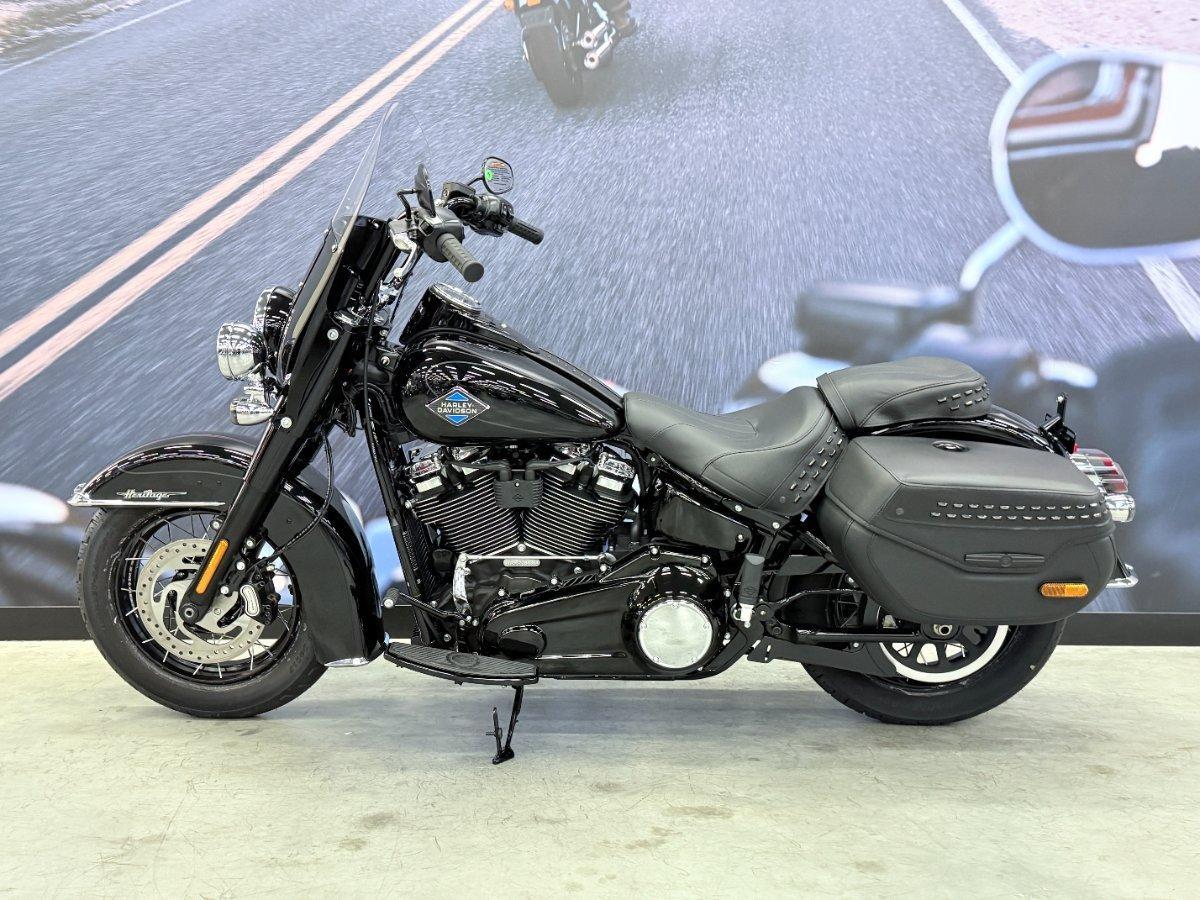 2026 HARLEY-DAVIDSON FLHC HERITAGE CLASSIC (117) CRUISER