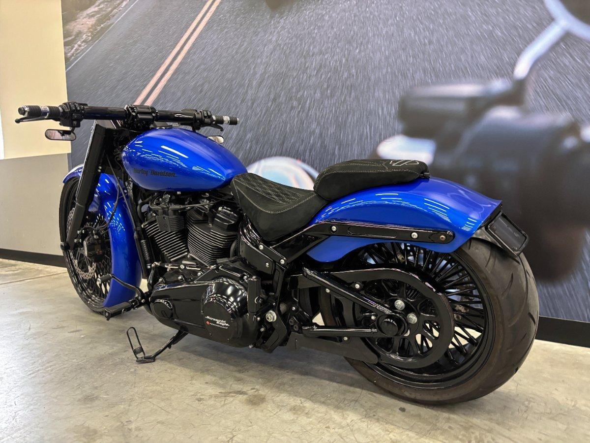 2019 HARLEY-DAVIDSON FXBRS BREAKOUT (114) CRUISER