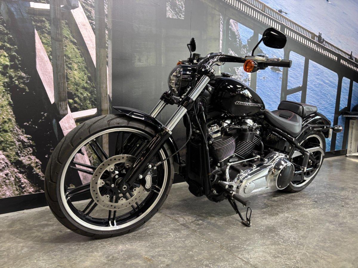 2018 HARLEY-DAVIDSON FXBR BREAKOUT CRUISER