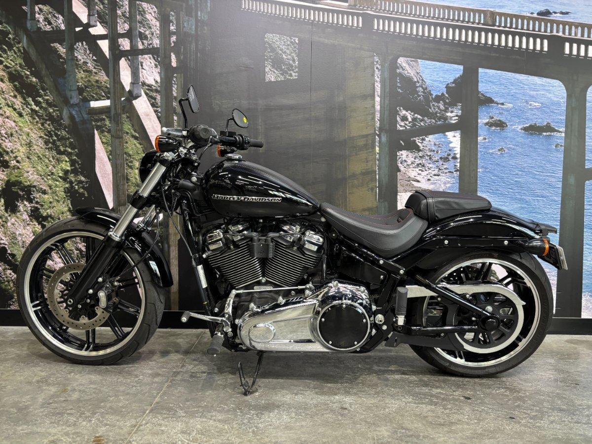 2018 HARLEY-DAVIDSON FXBR BREAKOUT CRUISER