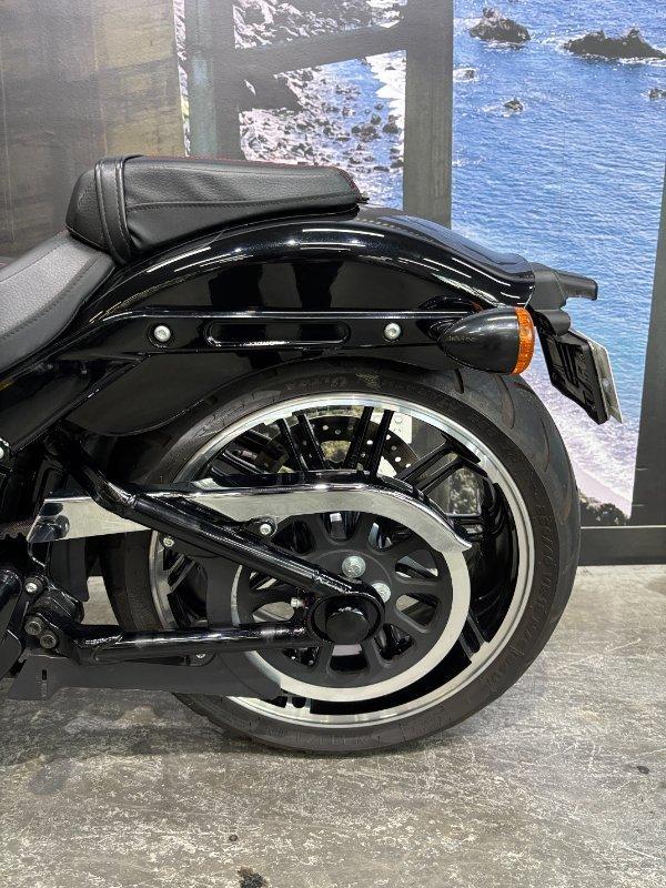 2018 HARLEY-DAVIDSON FXBR BREAKOUT CRUISER