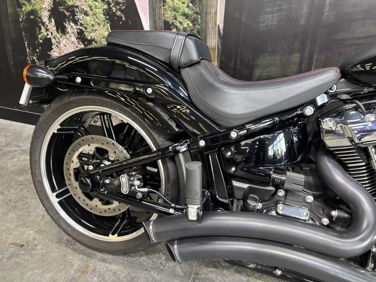 2018 HARLEY-DAVIDSON FXBR BREAKOUT CRUISER
