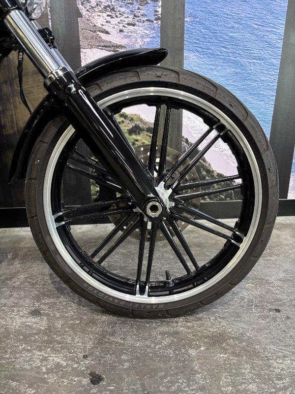 2018 HARLEY-DAVIDSON FXBR BREAKOUT CRUISER