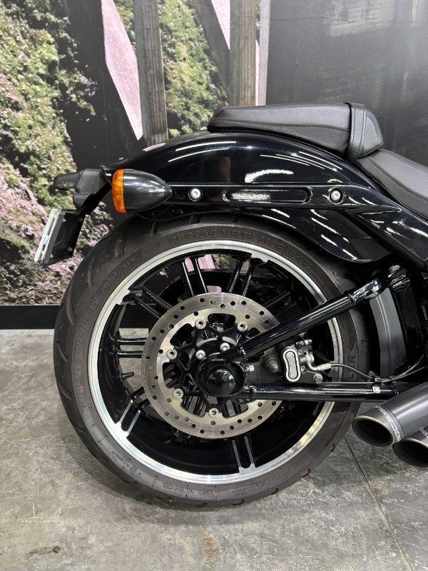 2018 HARLEY-DAVIDSON FXBR BREAKOUT CRUISER
