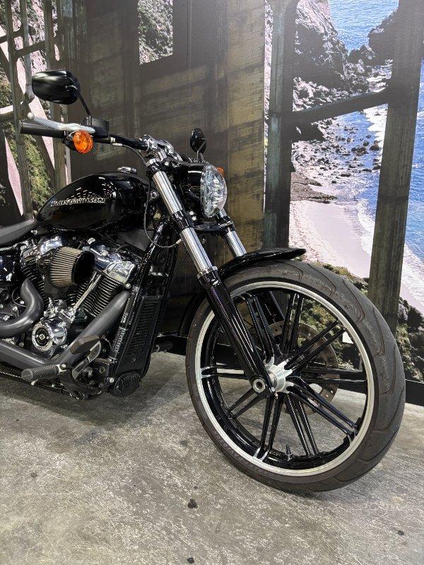 2018 HARLEY-DAVIDSON FXBR BREAKOUT CRUISER