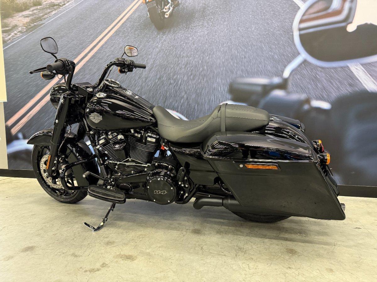 2025 HARLEY-DAVIDSON FLHRXS ROAD KING SPECIAL CRUISER