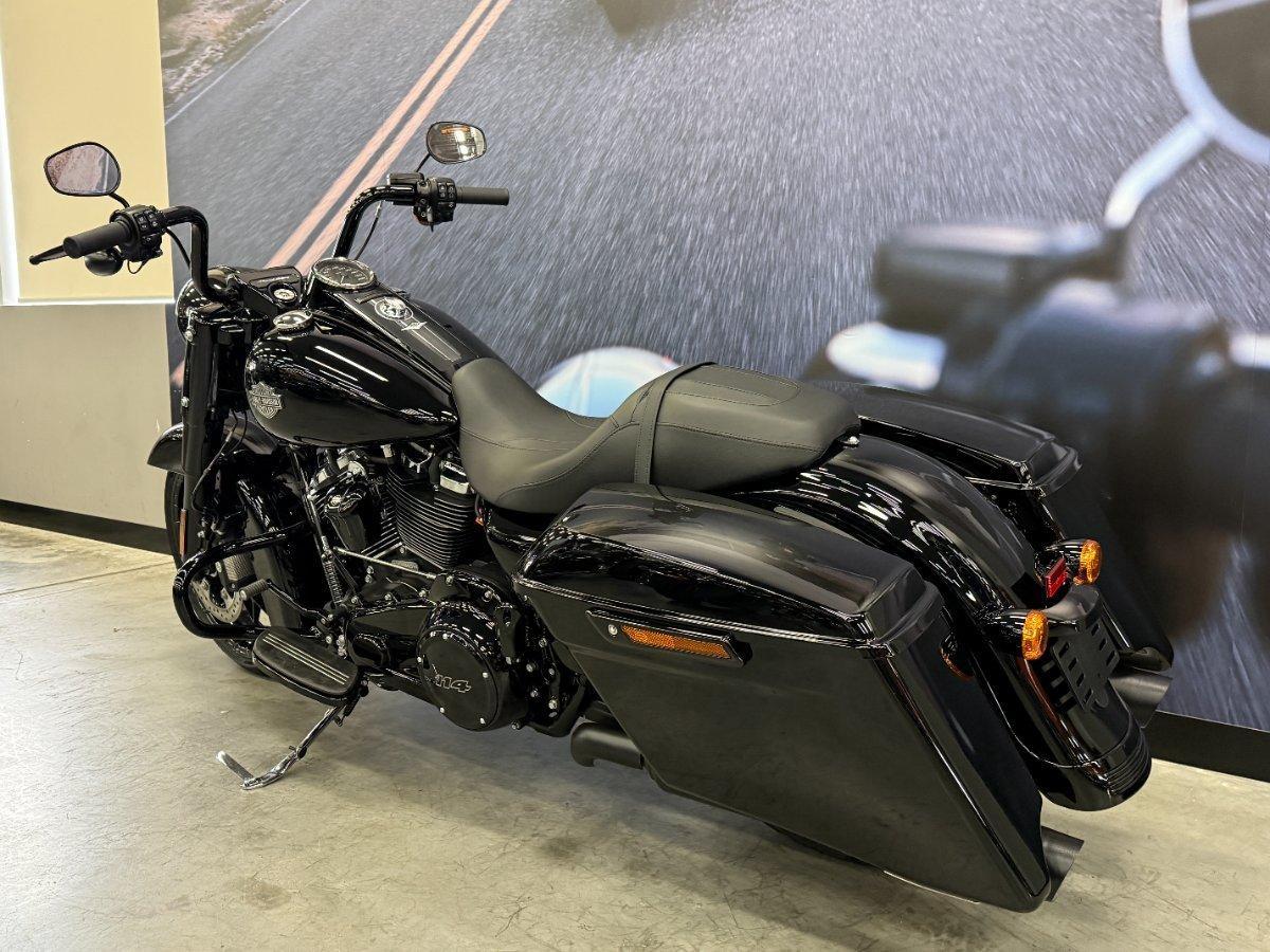 2025 HARLEY-DAVIDSON FLHRXS ROAD KING SPECIAL CRUISER