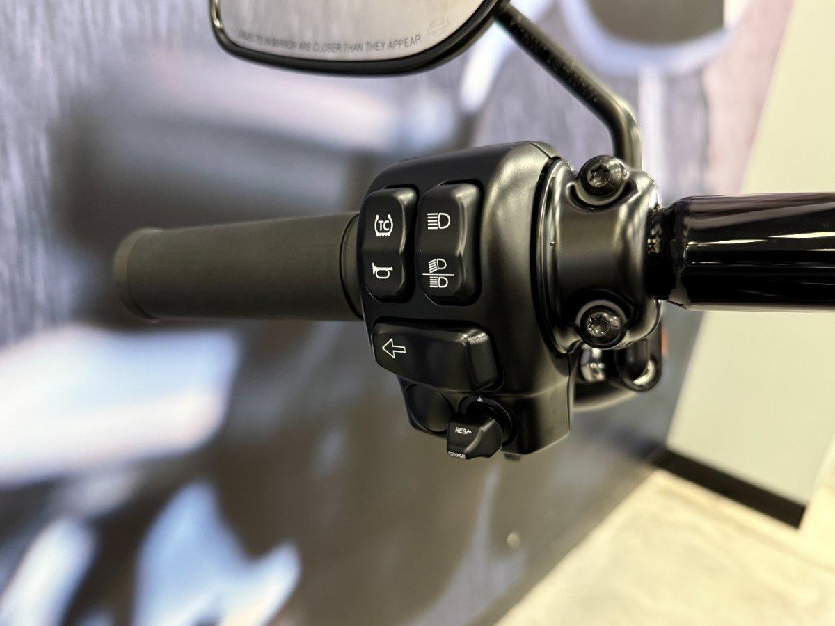 2025 HARLEY-DAVIDSON FLHRXS ROAD KING SPECIAL CRUISER