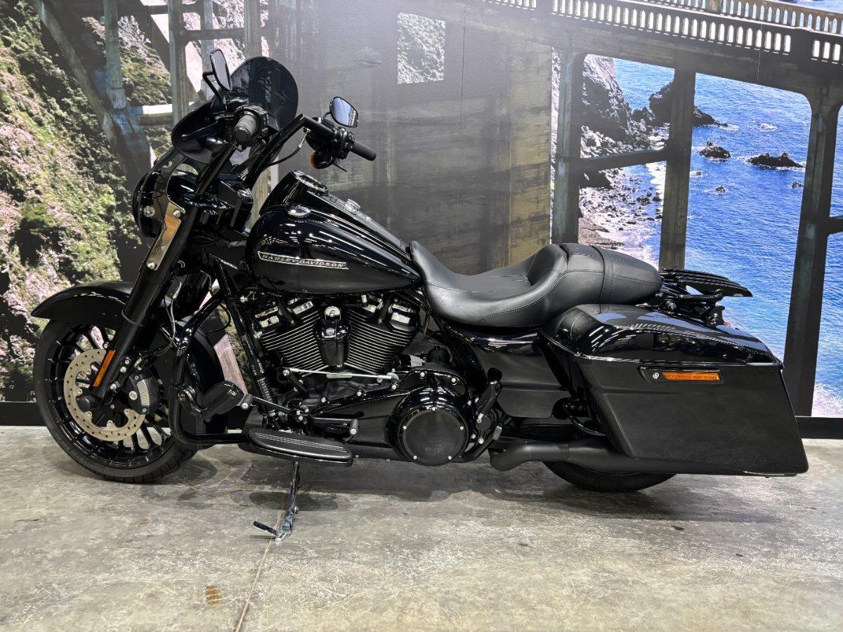 2018 HARLEY-DAVIDSON FLHRXS ROAD KING SPECIAL CRUISER