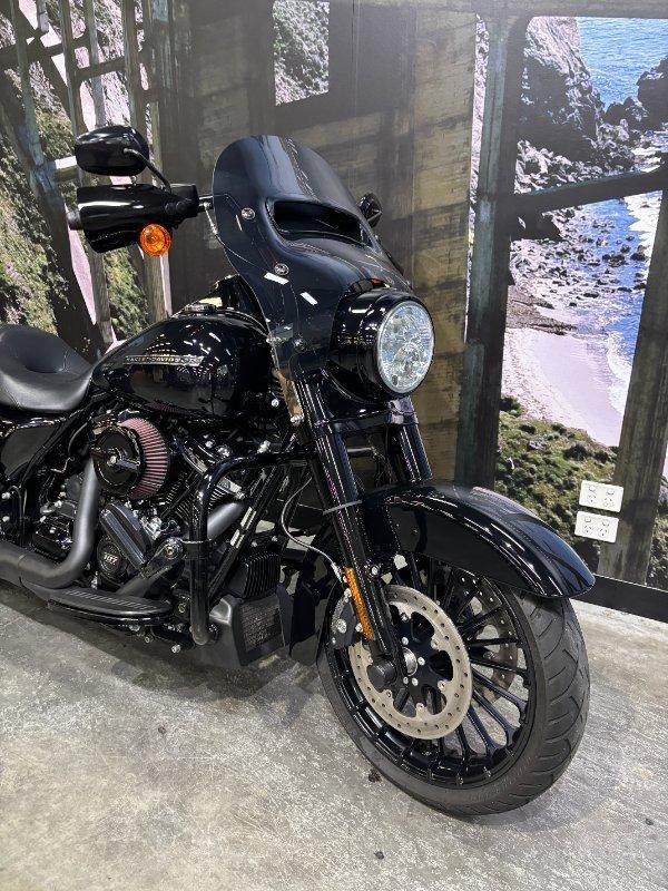 2018 HARLEY-DAVIDSON FLHRXS ROAD KING SPECIAL CRUISER
