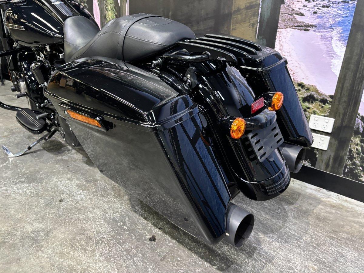 2018 HARLEY-DAVIDSON FLHRXS ROAD KING SPECIAL CRUISER