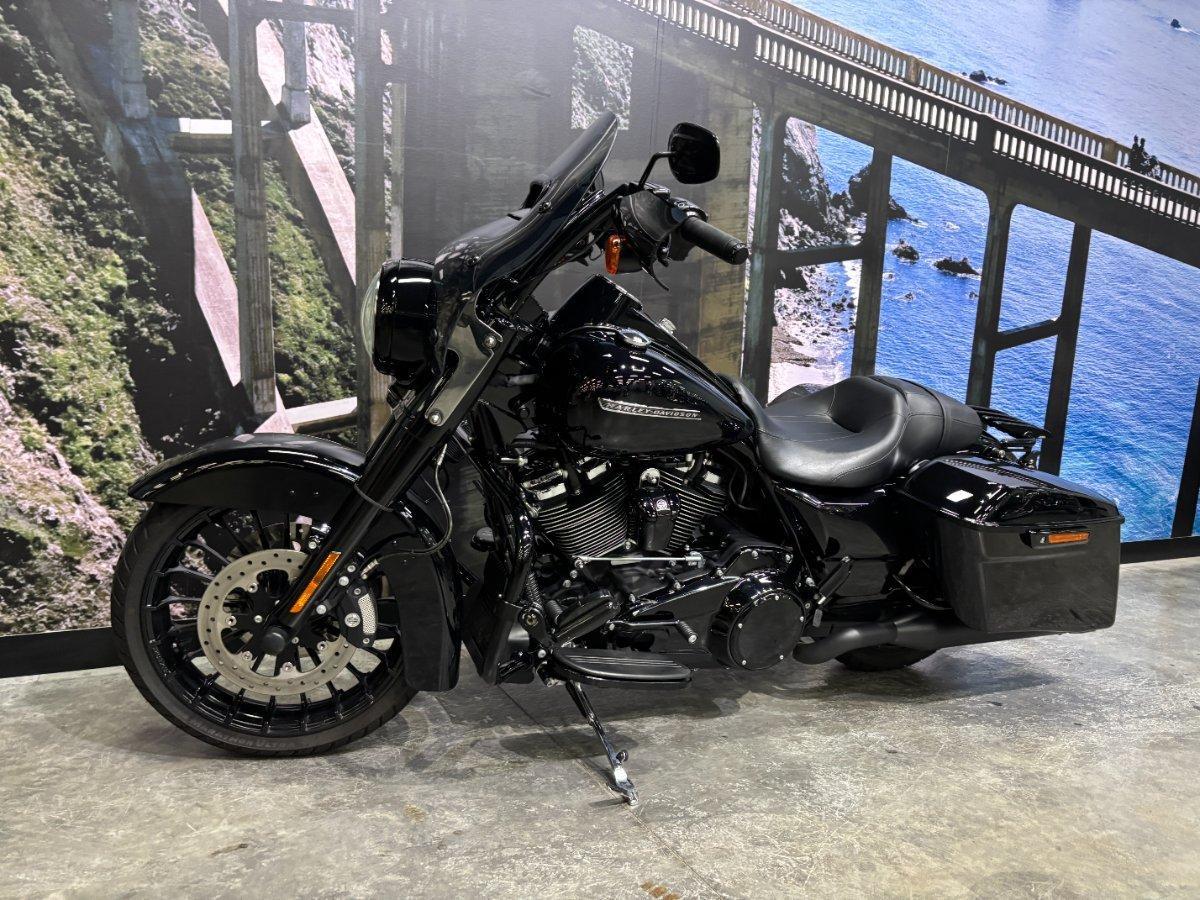 2018 HARLEY-DAVIDSON FLHRXS ROAD KING SPECIAL CRUISER