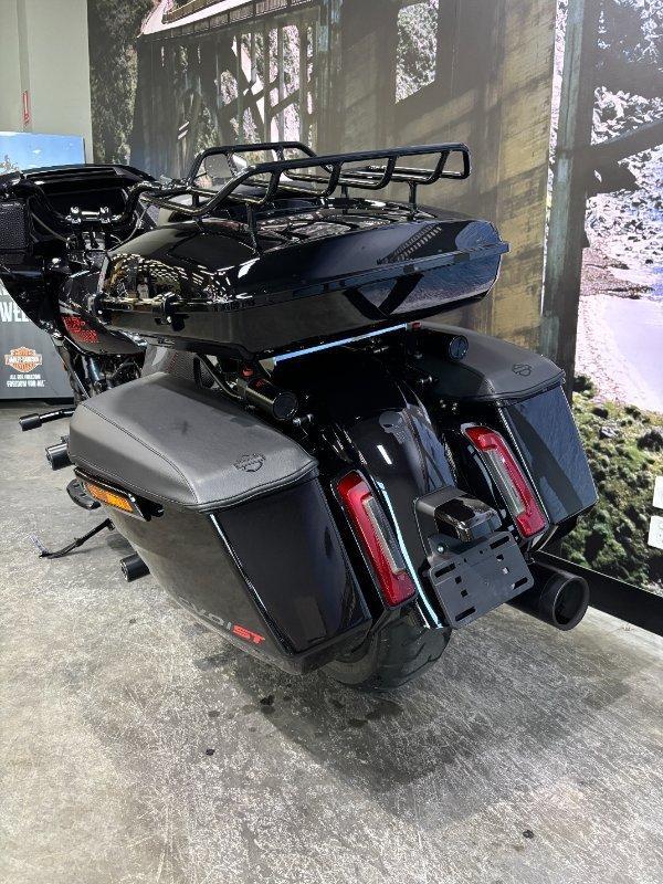 2024 HARLEY-DAVIDSON FLTRXSTSE CVO RD GLIDE ST 121 CRUISER