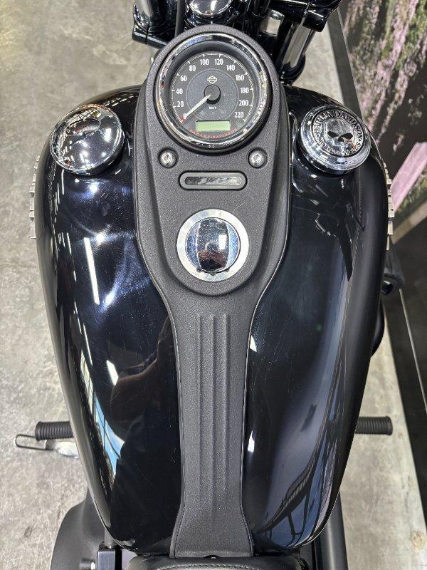 2017 HARLEY-DAVIDSON FXDB STREET BOB CRUISER
