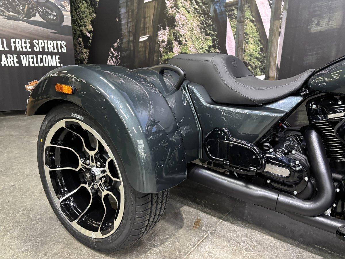 2026 HARLEY-DAVIDSON FLTRT ROAD GLIDE 3 TRIKE