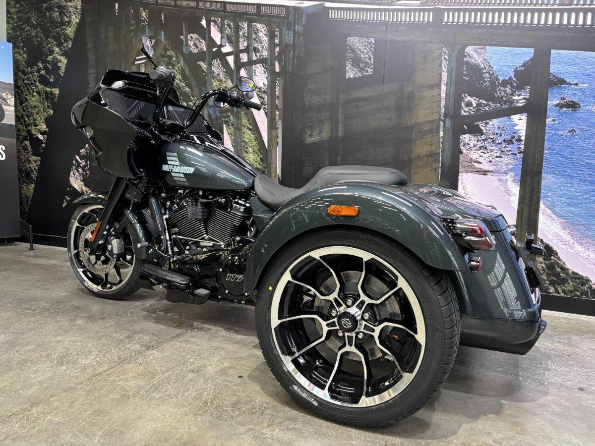 2026 HARLEY-DAVIDSON FLTRT ROAD GLIDE 3 TRIKE