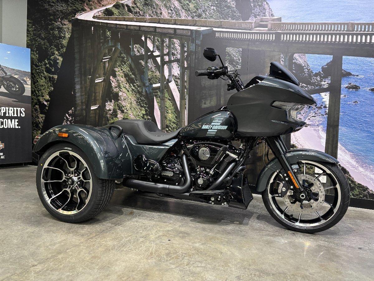 2026 HARLEY-DAVIDSON FLTRT ROAD GLIDE 3 TRIKE