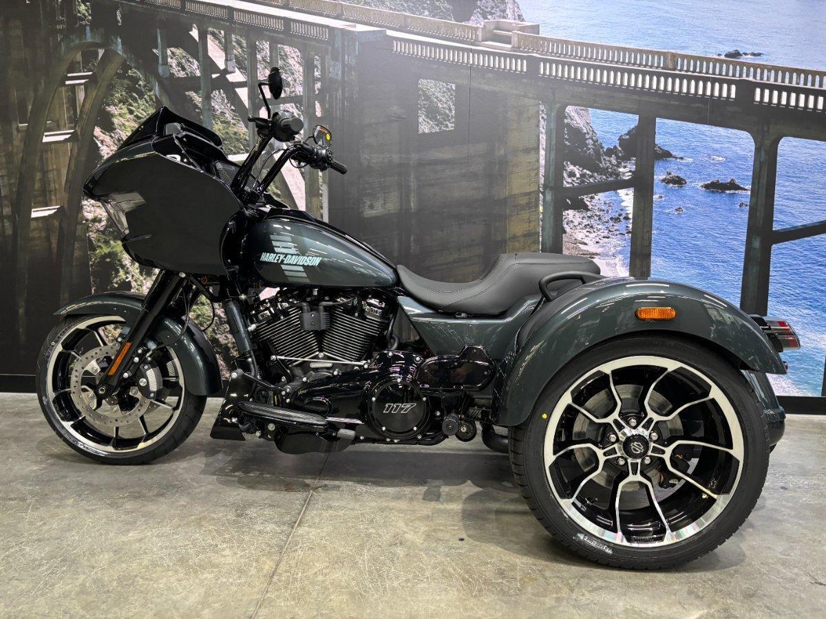2026 HARLEY-DAVIDSON FLTRT ROAD GLIDE 3 TRIKE