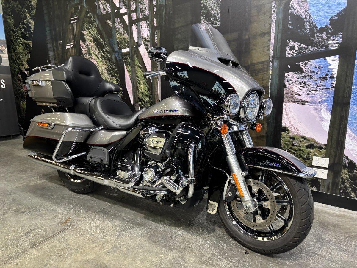 2017 HARLEY-DAVIDSON FLHTK ULTRA LIMITED CRUISER