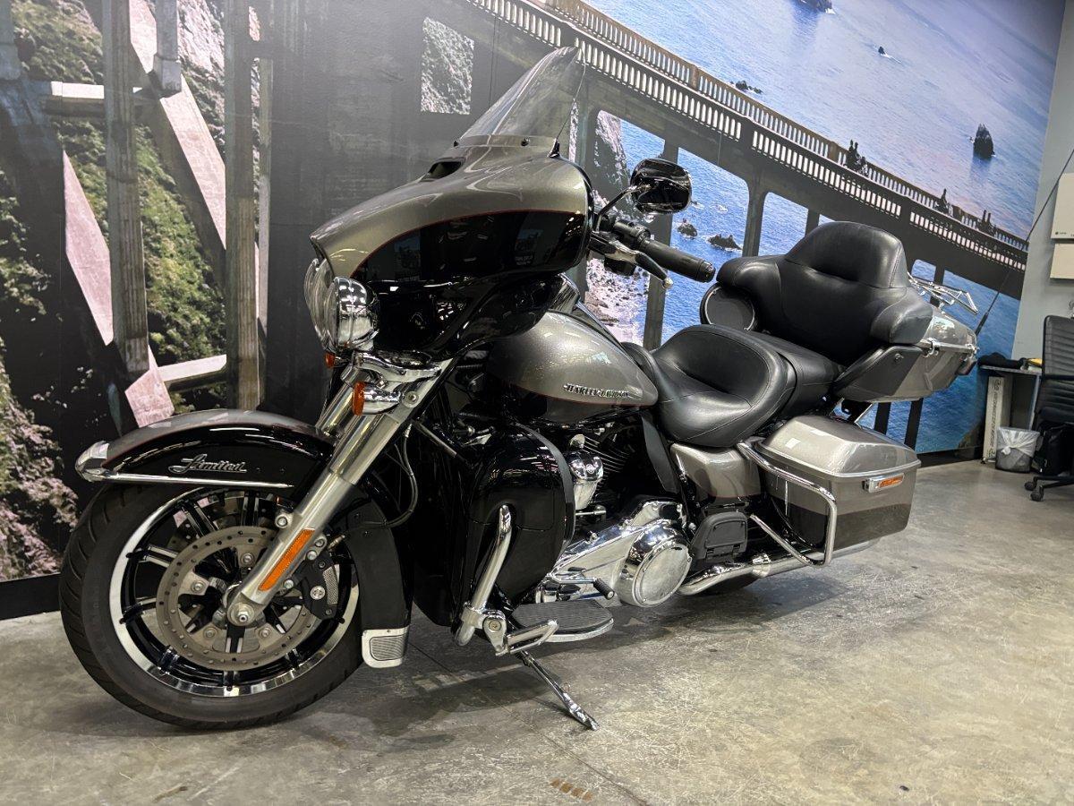 2017 HARLEY-DAVIDSON FLHTK ULTRA LIMITED CRUISER