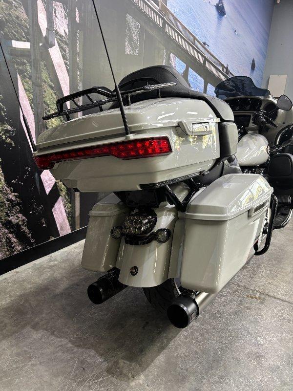 2020 HARLEY-DAVIDSON FLHTKSE CVO LIMITED CRUISER