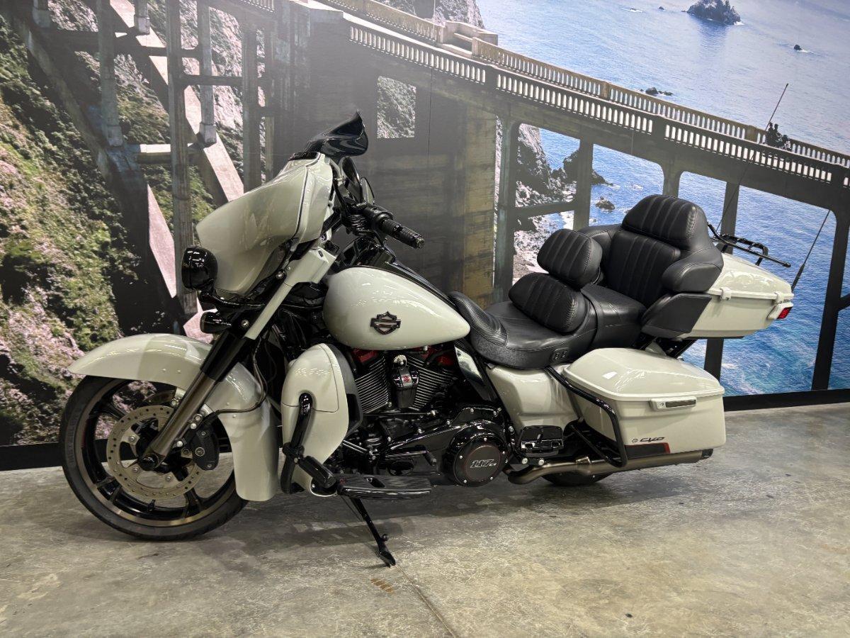 2020 HARLEY-DAVIDSON FLHTKSE CVO LIMITED CRUISER