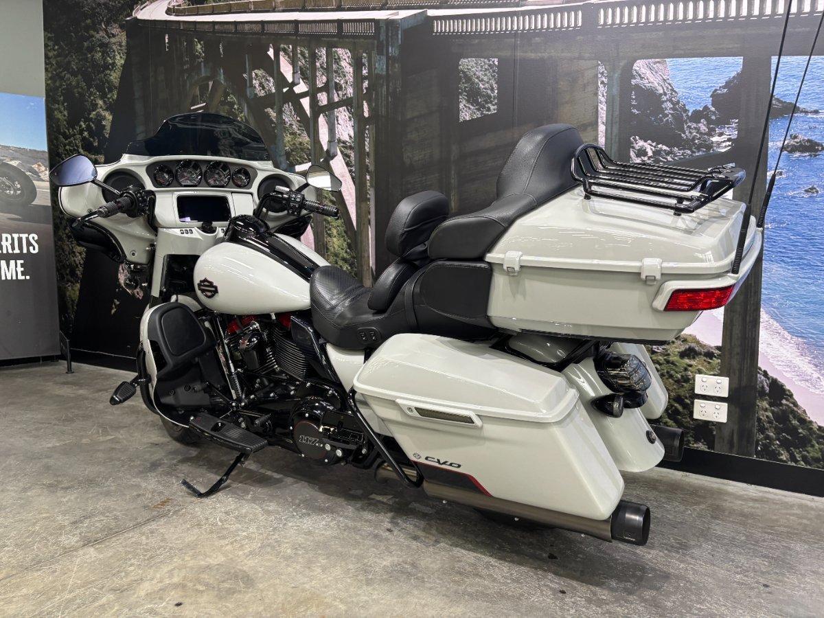 2020 HARLEY-DAVIDSON FLHTKSE CVO LIMITED CRUISER