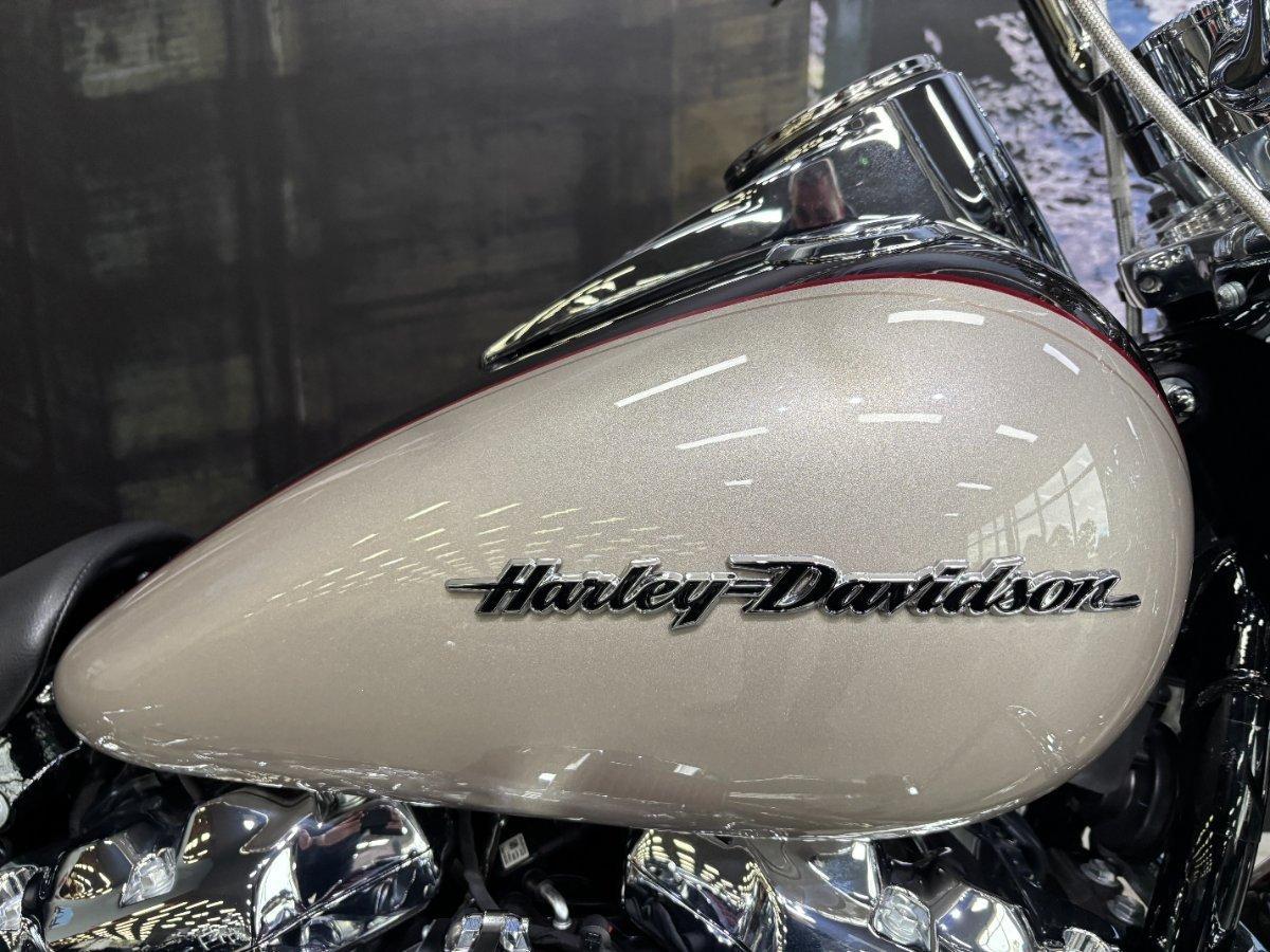 2018 HARLEY-DAVIDSON FLDE DELUXE (107) CRUISER