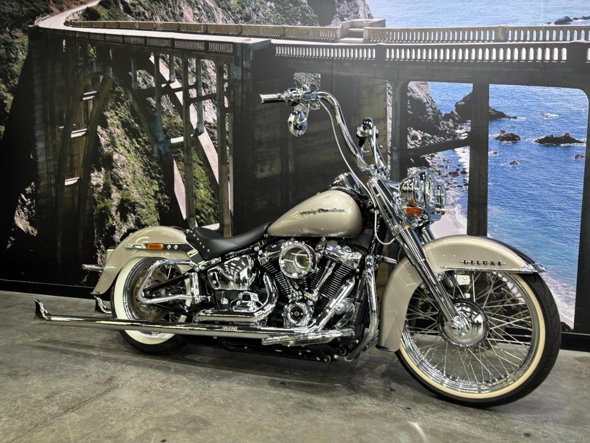 2018 HARLEY-DAVIDSON FLDE DELUXE (107) CRUISER