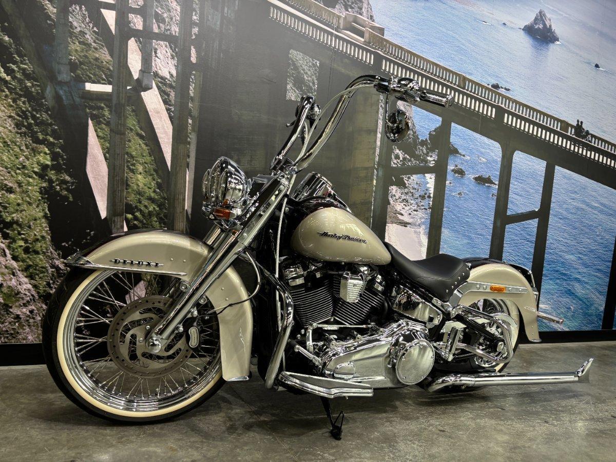 2018 HARLEY-DAVIDSON FLDE DELUXE (107) CRUISER