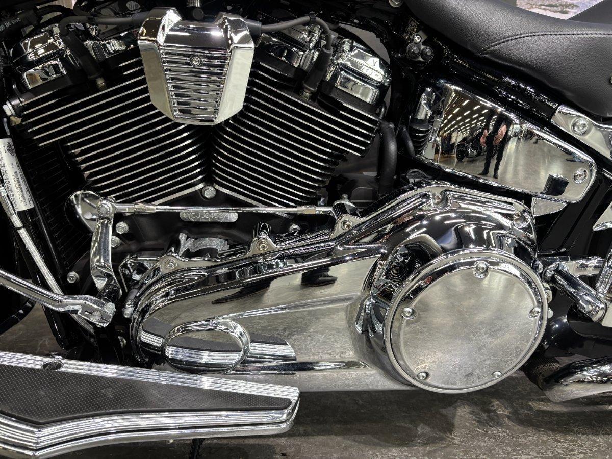 2018 HARLEY-DAVIDSON FLDE DELUXE (107) CRUISER