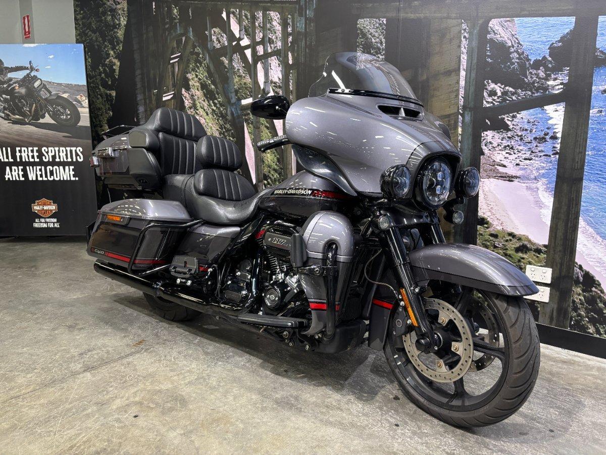2020 HARLEY-DAVIDSON FLHTKSE CVO LIMITED CRUISER