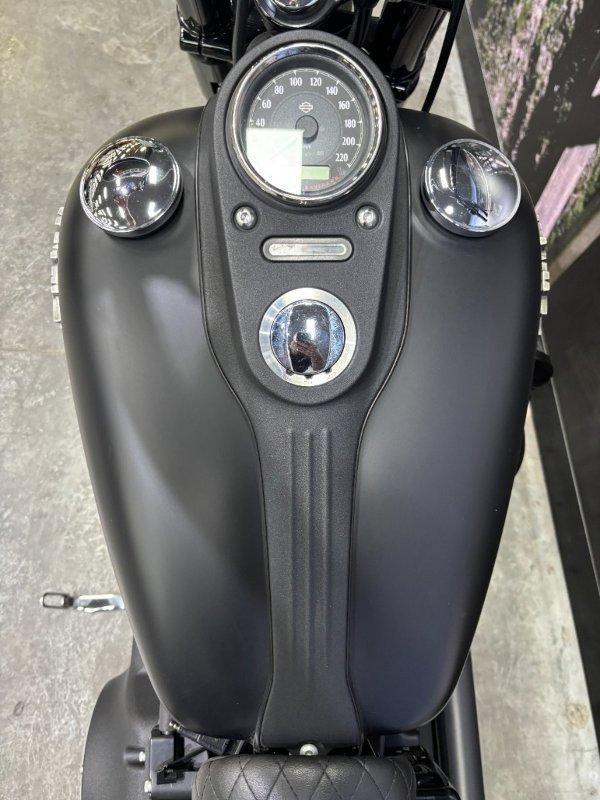 2017 HARLEY-DAVIDSON FXDB STREET BOB CRUISER