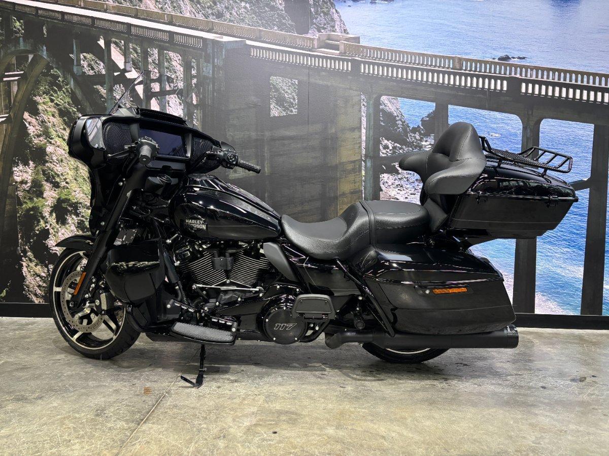 2025 HARLEY-DAVIDSON FLHXU STREET GLIDE ULTRA (117) TOURER