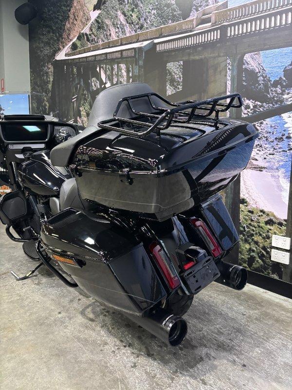 2025 HARLEY-DAVIDSON FLHXU STREET GLIDE ULTRA (117) TOURER
