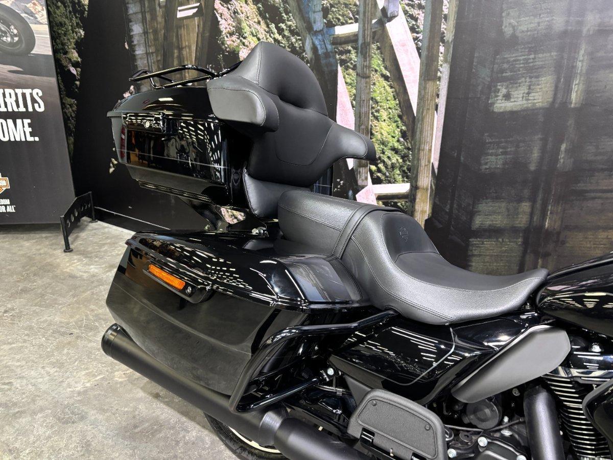 2025 HARLEY-DAVIDSON FLHXU STREET GLIDE ULTRA (117) TOURER
