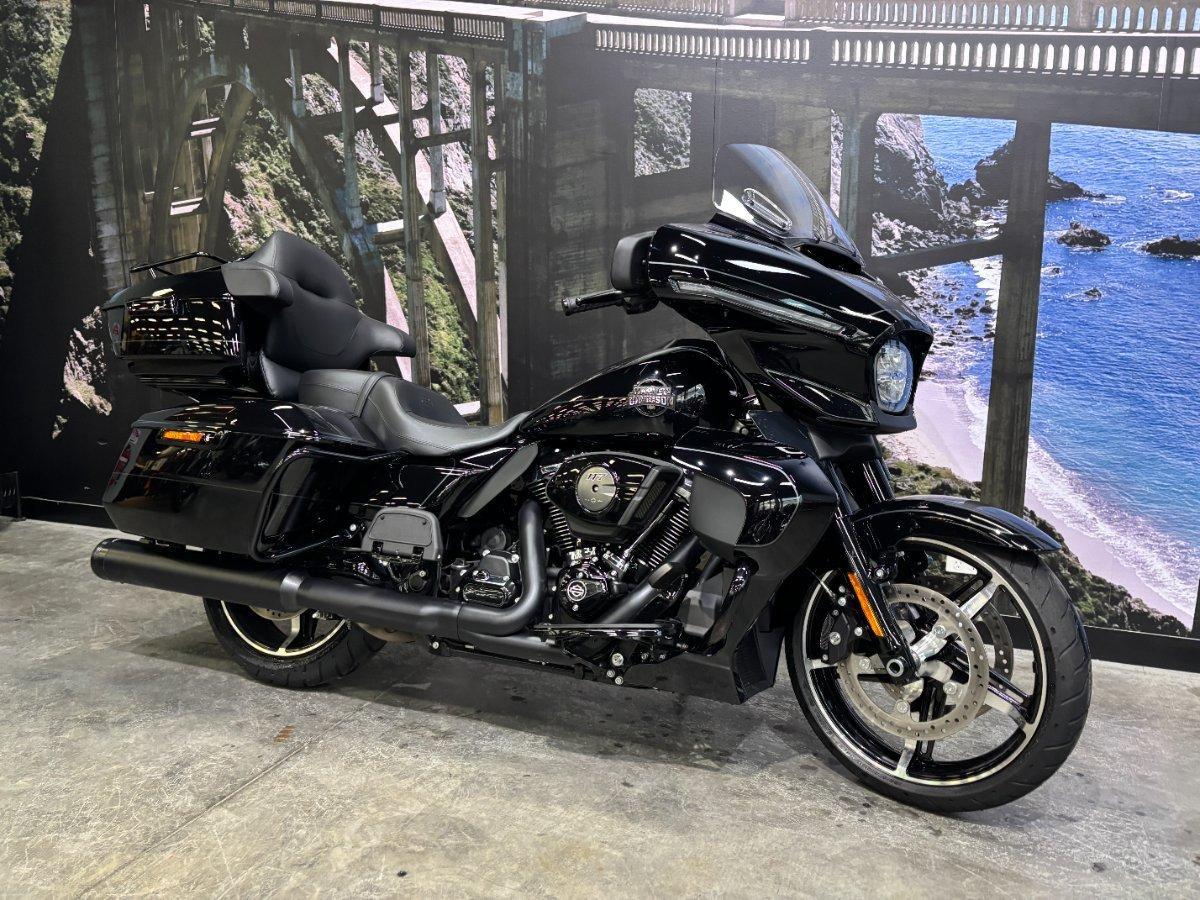 2025 HARLEY-DAVIDSON FLHXU STREET GLIDE ULTRA (117) TOURER