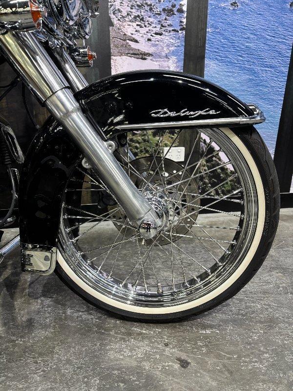 2011 HARLEY-DAVIDSON FLSTN SOFTAIL DELUXE CRUISER